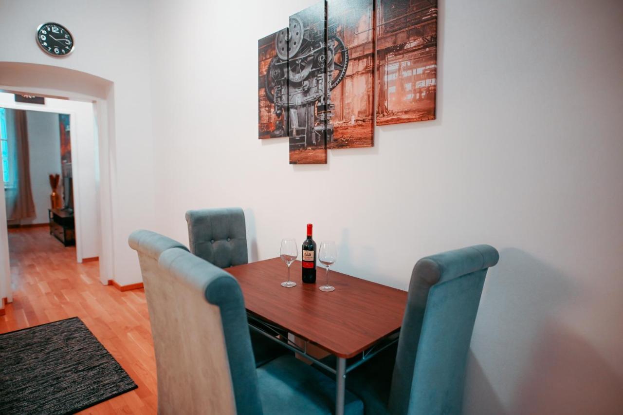 Apartamento 4 *